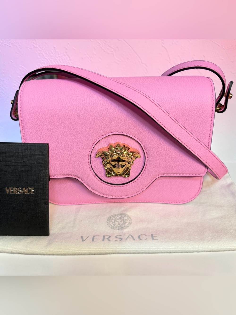 Versace La Medusa Vitello Shoulder Crossbody Bag in Pink Paradise     (A818)